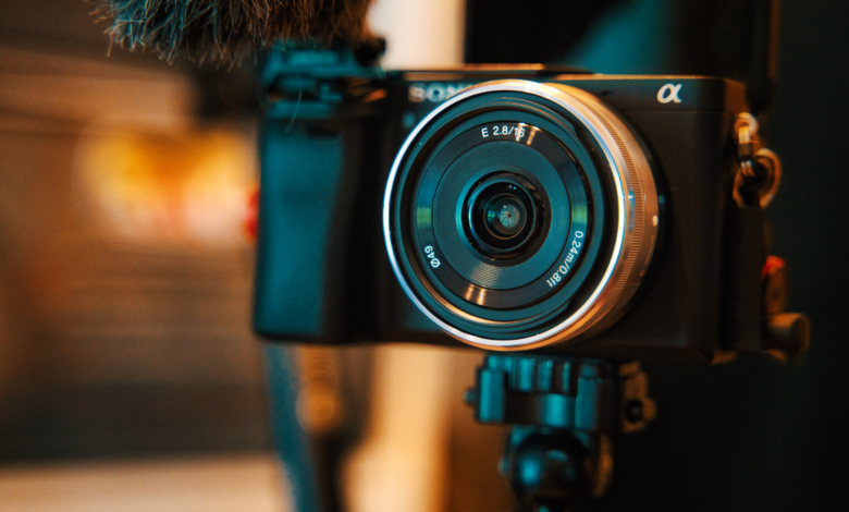 The Best Vlogging Cameras: A Comprehensive Guide
